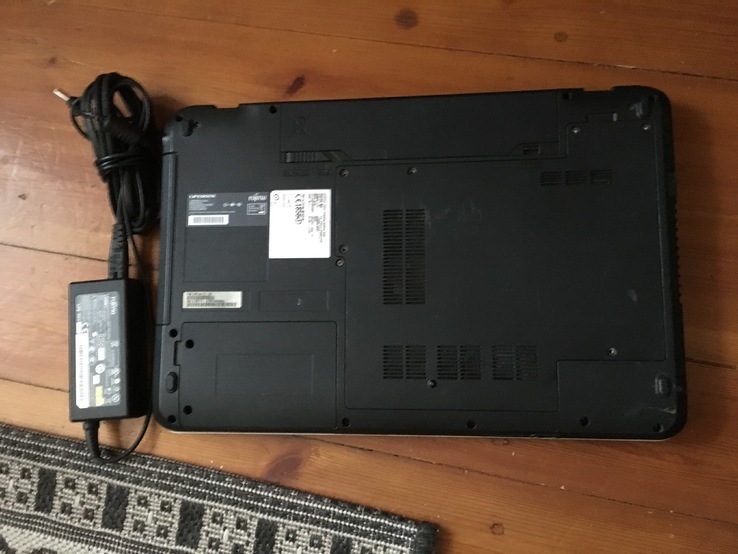 Ноутбук Fujitsu AH531 15,6' B950/4gb/320gb/Intel HD, numer zdjęcia 9