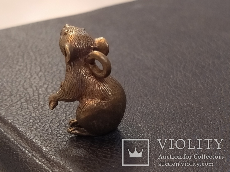 Крыса с хвостом Символ 2020 года бронза брелок коллекционная миниатюра, фото №3