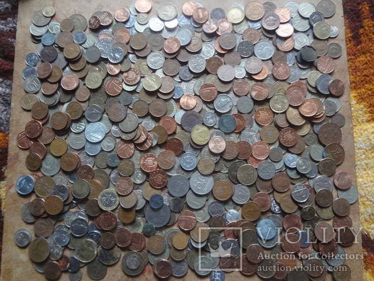 Супер- Гора монет с нашими и зарубежными (615 штук.)