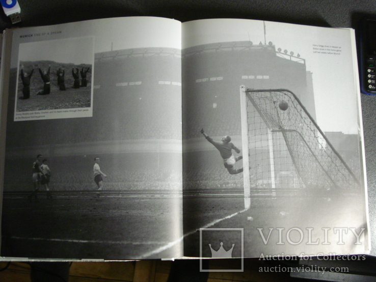 Книга "The unseen archives. A photographic history of Manchester United", фото №5