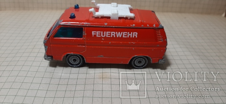 Машинка пожарная.  VW Transporter. Feuerwehr. 1331 Siku .made in W.-Germany, фото №9