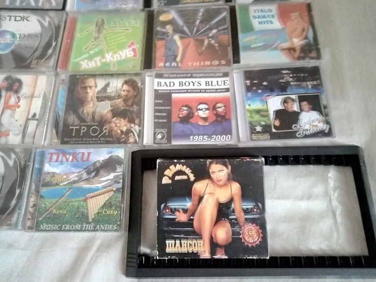 DVD и CD диски большой лот 68 шт. и подставка., photo number 4