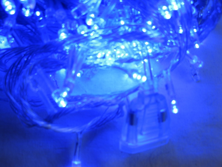 Новогодняя гирлянда . 500 LED лампочек синего цвета свечения , на бело прозрачном кабеле ., фото №7