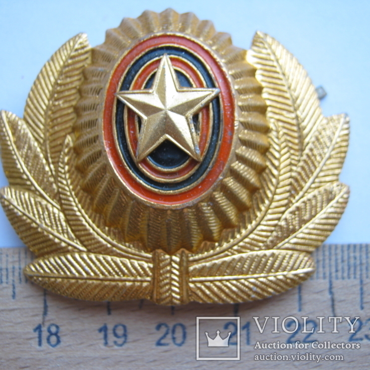 Russia three similar military cap badges: small wreath, normal wreath an two headed eagle, фото №8