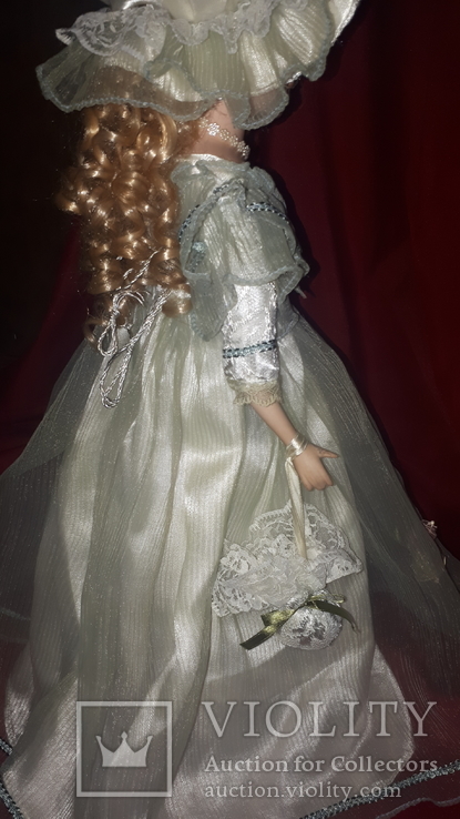 Кукла фарфоровая (на подставке), фото №4