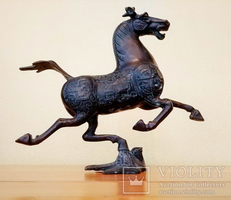 Статуя: Кінь на соколі. Стиль дінастії Хань, фото №2