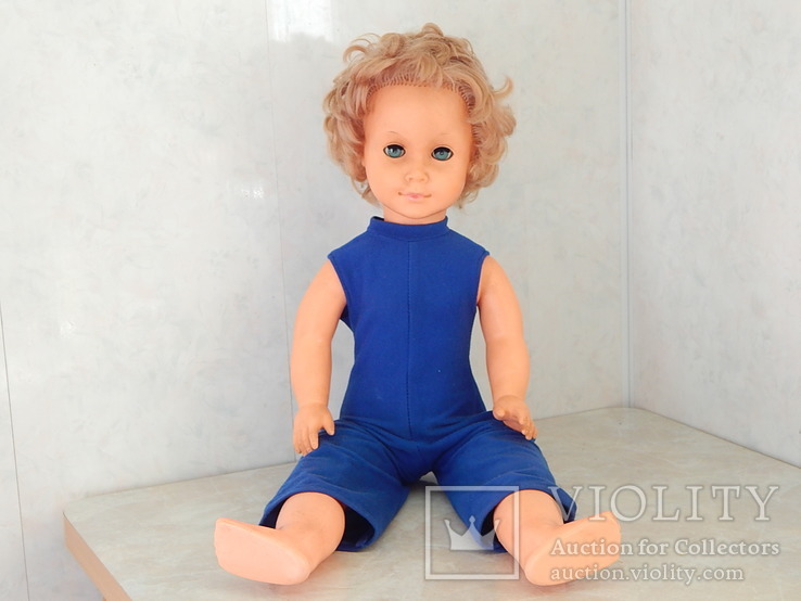 Кукла в комбинезоне, Германия, мягкий пластик (сломана нога), 58 см.