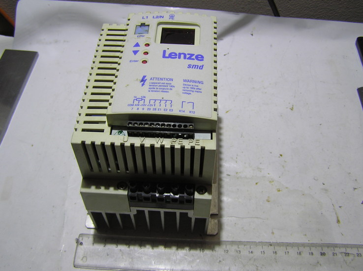 Преобразователь частоты Lenze 1,5 кВт E82EB152X2B 1-фаза.