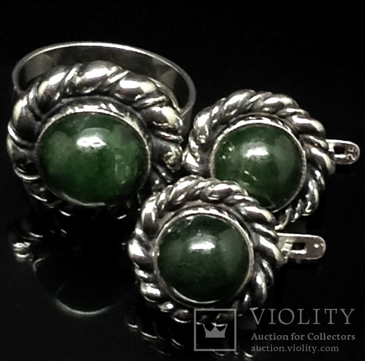 Кольцо, серьги, зеленый камень
