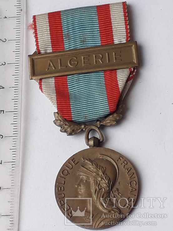 Памятная медаль Северной Африки с планкой ALGERIE на ленте
