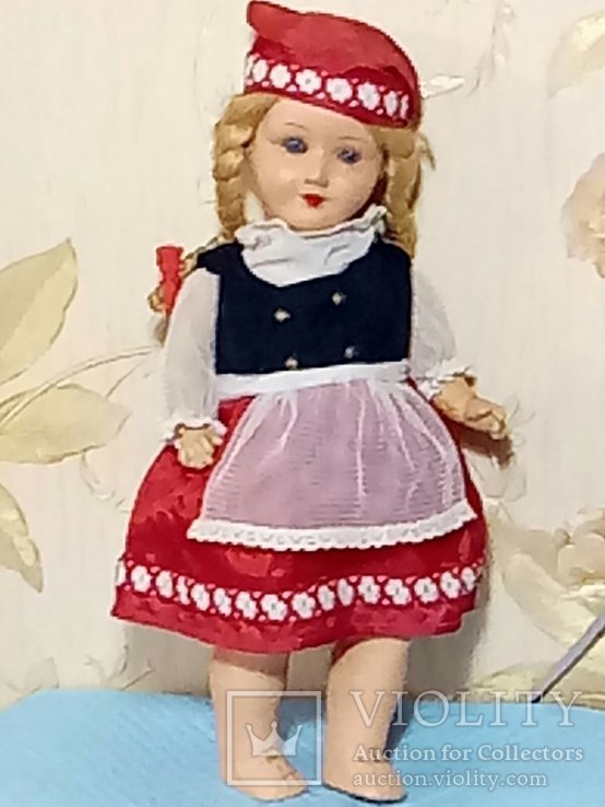 Красивая винтажная кукла HV (Ханс Фольк) в родной одежде