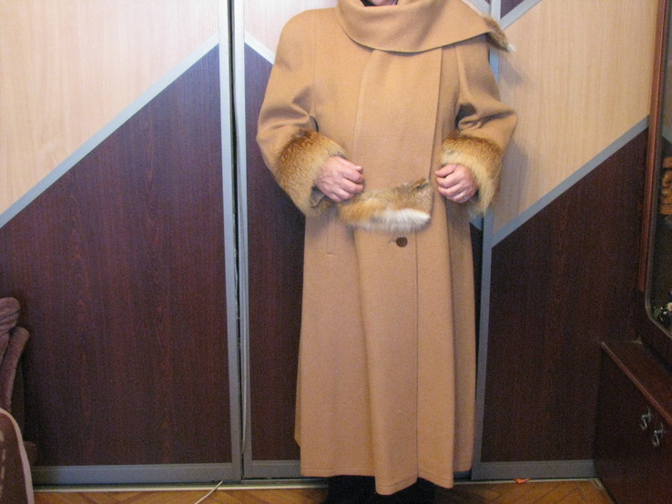 Зимнее дамское дизайнерское пальто от В.Несмияна - размер 50 - 52., фото №3