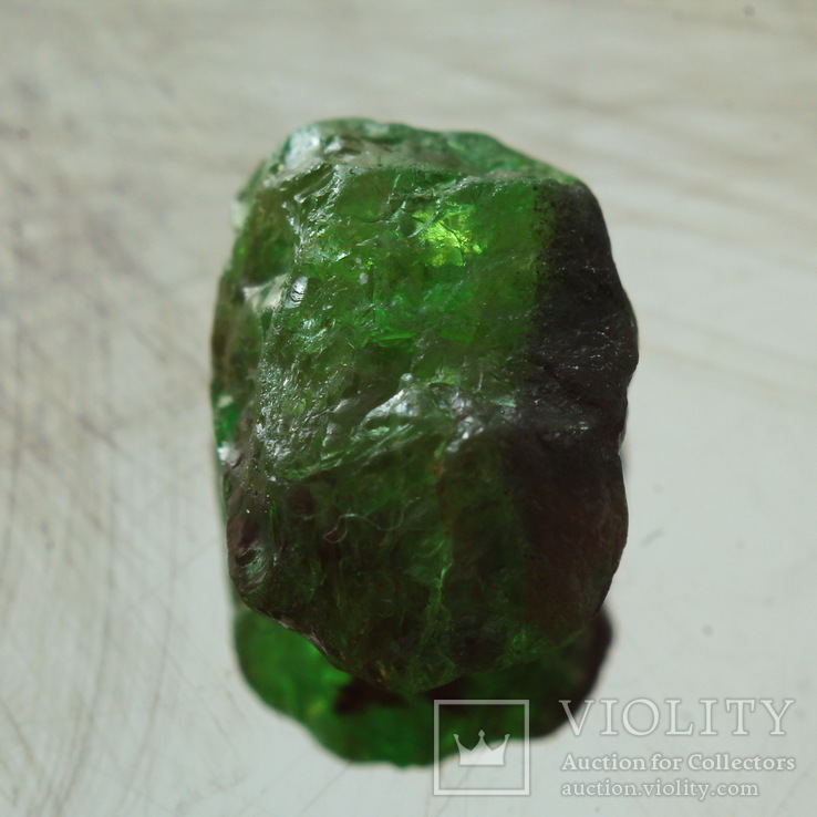 Ясный кристалл тсоворита глубоко зелёного цвета 3.06ст 9.2х6.3х5.1мм, фото №4