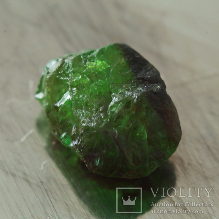 Ясный кристалл тсоворита глубоко зелёного цвета 3.06ст 9.2х6.3х5.1мм, фото №5