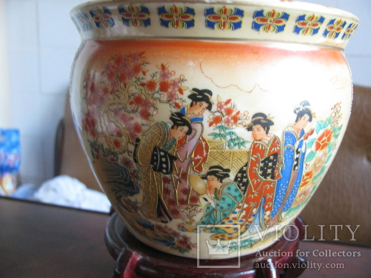 Китайська ваза на деревяній підставці, фото №2