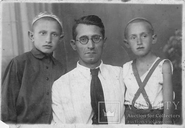 Фото мужчина с детьми 1938г