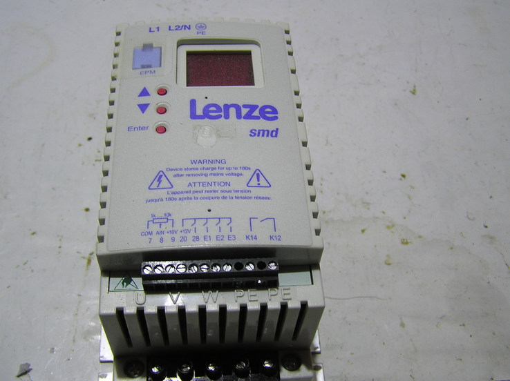 Преобразователь частоты Lenze 0,37kW, 1-фаза.