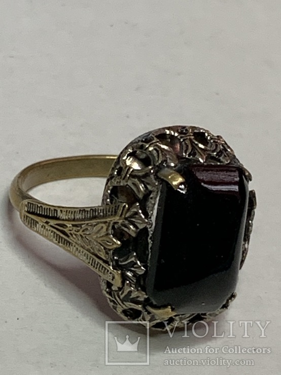 Винтажное кольцо с Англии с черным камушком