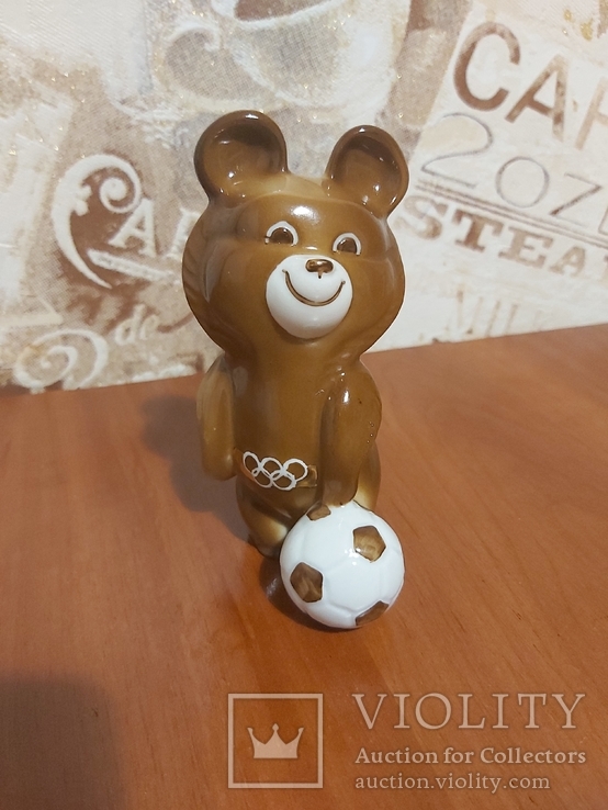 Мишка олимпийский с мячом ,Киев