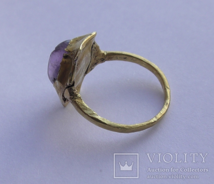 Перстень з каменем світлого кольору, фото №6