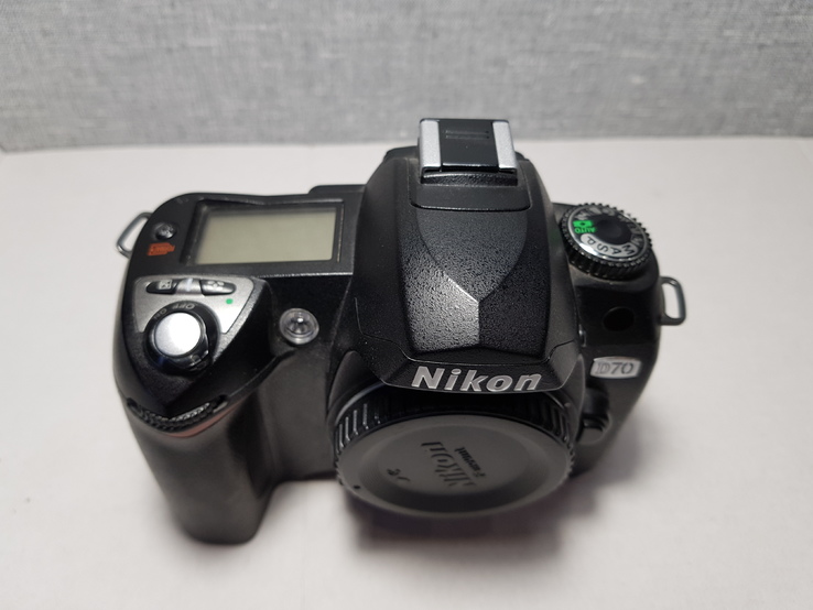 Зеркальный фотоаппарат Nikon D70 + карта памяти, фото №6