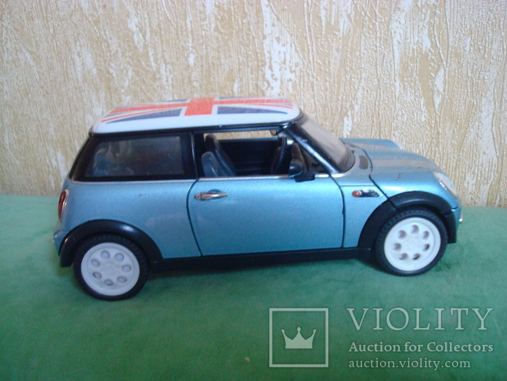 Автомобиль MINI Cooper,  масштаб 1:24, фото №2