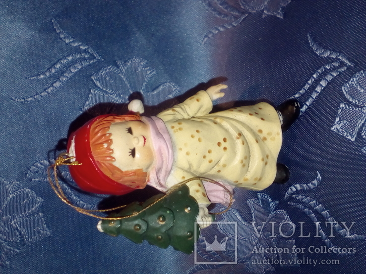 Новогодний декор - подвеска Девочка с елкой, фото №4