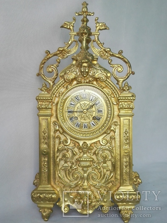 Большие бронзовые часы с грифонами XIX века, фото №2