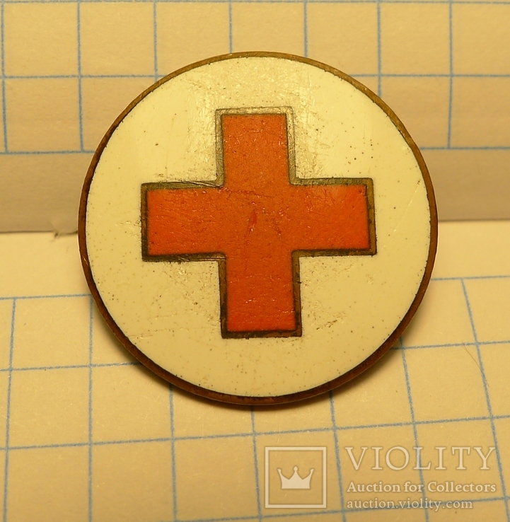 Эмалевая кокарда  Красный Крест.