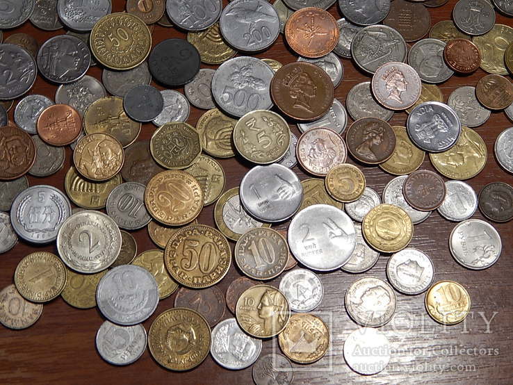 Заграничные монеты разных стран мира 200 шт., фото №4