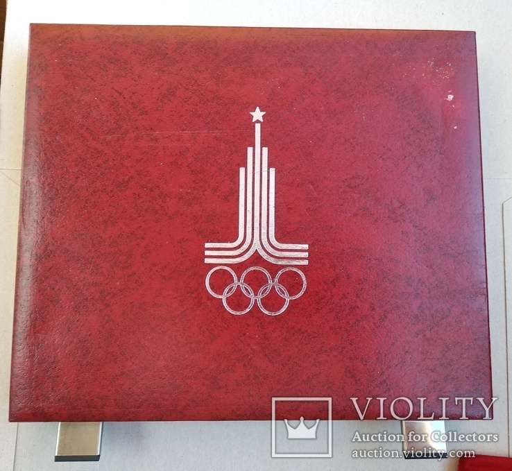 Олимпиада 1980 СССР Серебро в красном планшете 28 монет 10 и 5 рублей, фото №3