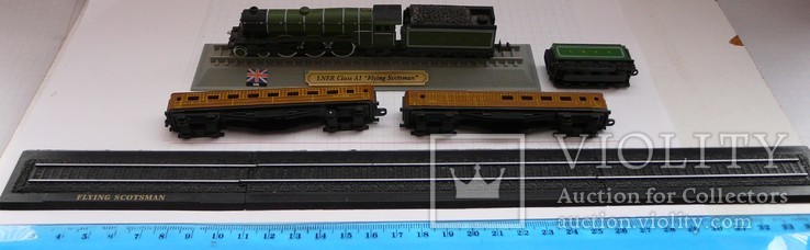 Модель локомотива 4472 LNER Class A1 Flying Scotsman поезл, паровоз, вагон 24105 43567, фото №2