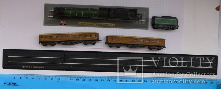 Модель локомотива 4472 LNER Class A1 Flying Scotsman поезл, паровоз, вагон 24105 43567, фото №3