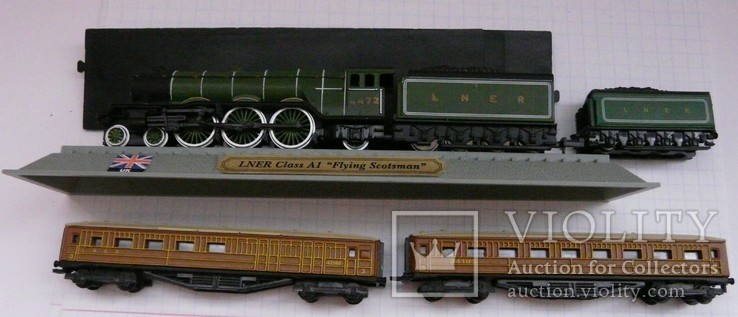 Модель локомотива 4472 LNER Class A1 Flying Scotsman поезл, паровоз, вагон 24105 43567, фото №7