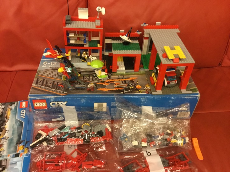 Оригинал LEGO City Fire Пожарная станция (60110) Брак, фото №3