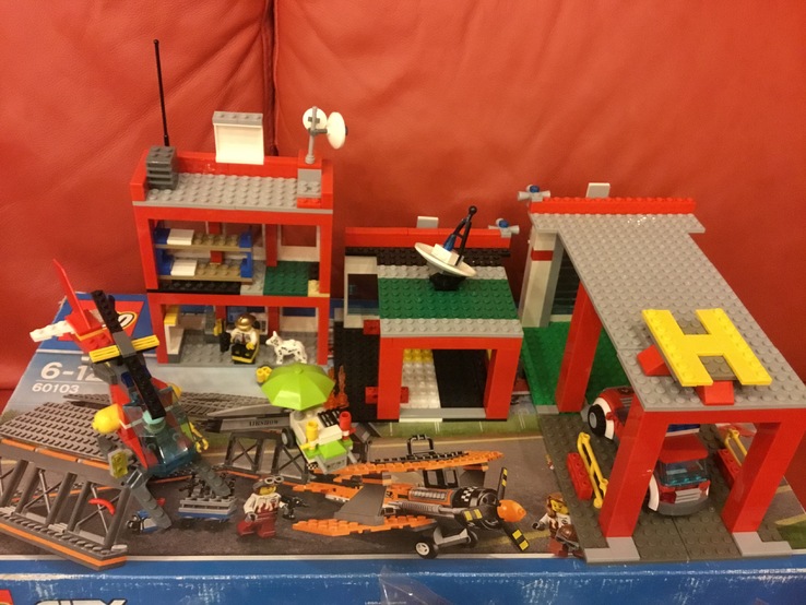 Оригинал LEGO City Fire Пожарная станция (60110) Брак, фото №4