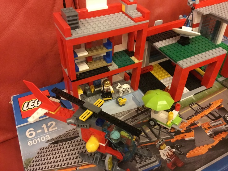 Оригинал LEGO City Fire Пожарная станция (60110) Брак, фото №7