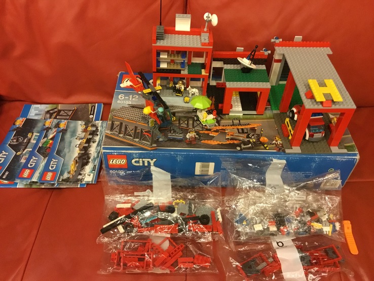 Оригинал LEGO City Fire Пожарная станция (60110) Брак, фото №2