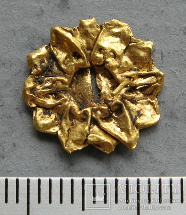 Золотая накладка с крепежными элементами ( усиками )., фото №2
