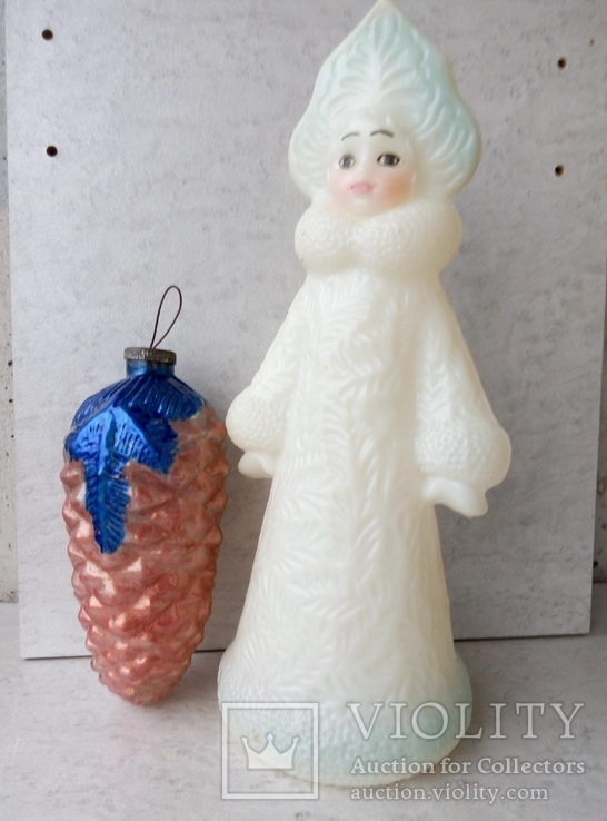 Елочная игрушка ( шишка ) со снегурочкой - СССР