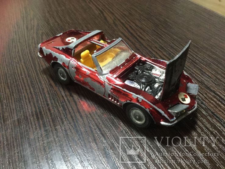 Corgi Toys Chevrolet Corvette Sting Ray Coupe, фото №2