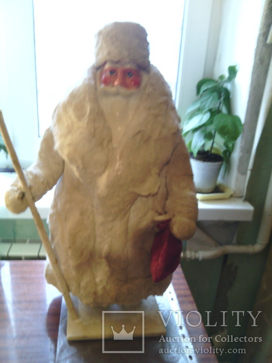 Дед Мороз (Луцкий з-д культбытизделий) - 60-е годы. высота 53 см.