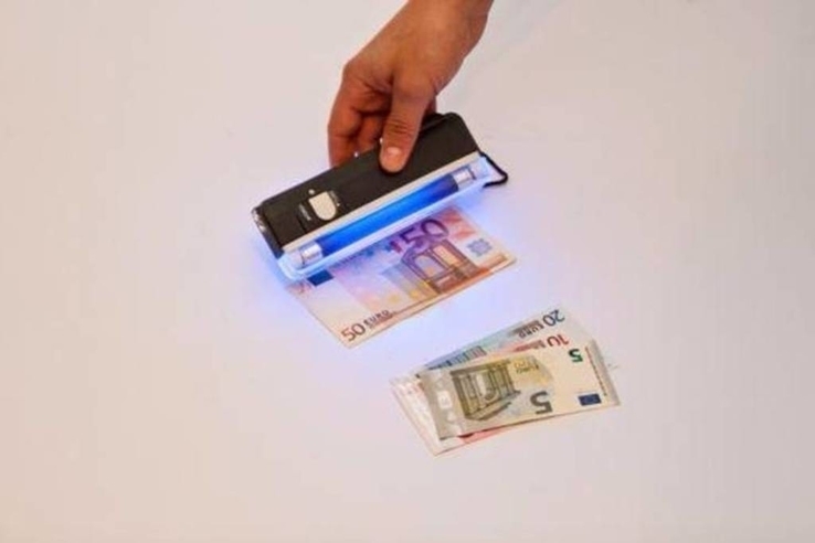 Портативный ультрафиолетовый детектор банкнот DL01