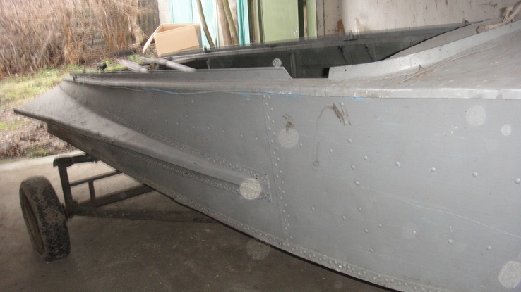 Лодка  алюминиевая " Южанка" с мотором и прицепом для перевозки, фото №7