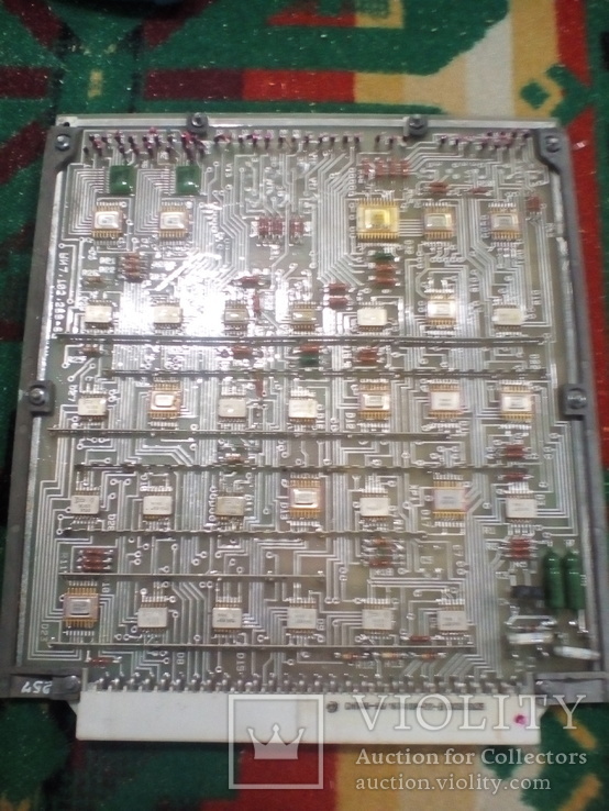 Плата АТС ( микросхеммы 32 шт в позолоте+ разйом СНП 49 НА 56 контактов внутри позолота), фото №2