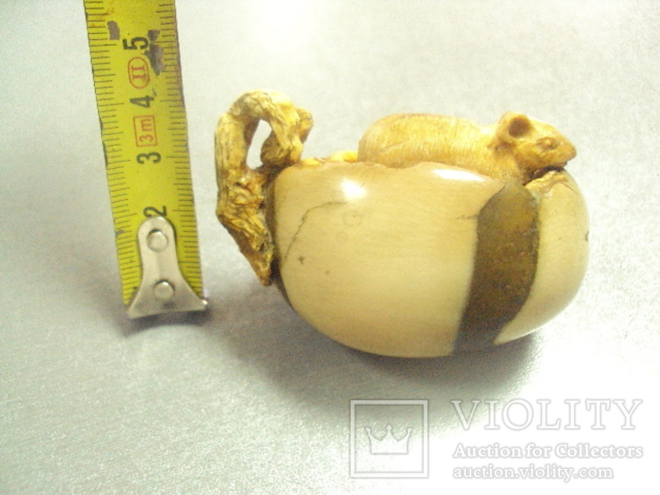Фигурка мышка в тыкве кость бивень мамонта, фото №4