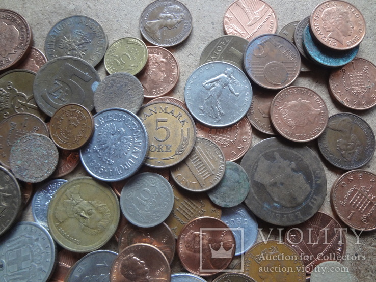 Большая Гора иностранных монет без наших. 323 штуки, фото №8