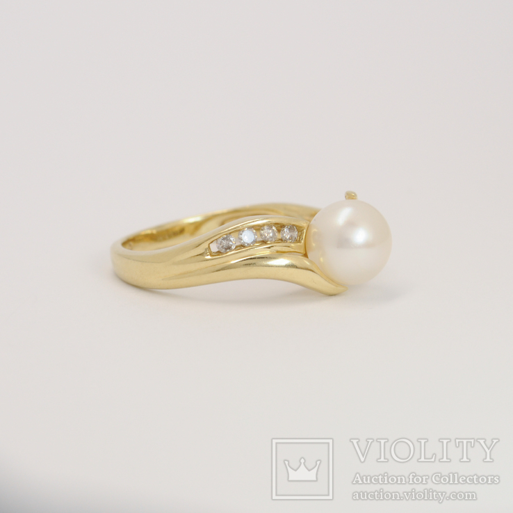Золотое кольцо с жемчугом на бриллиантовой волне, фото №3