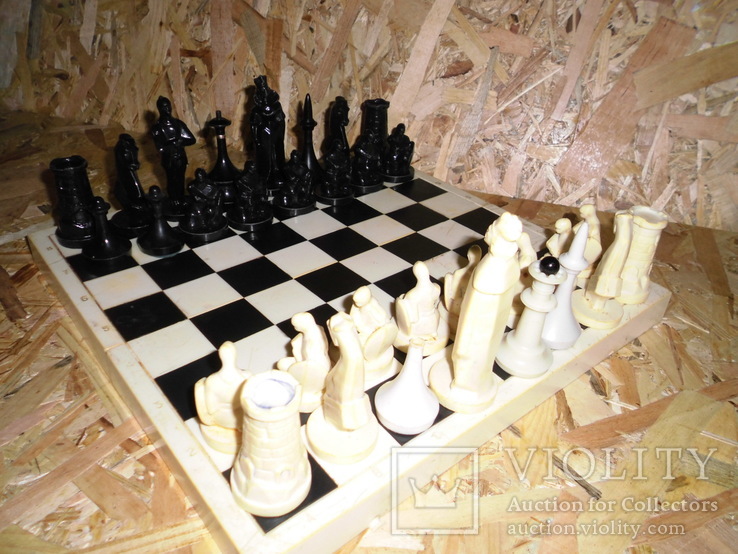 Старые шахматы с потерями, фото №5