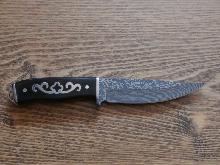 Нож для охоты туризма рыбалки "Дамаск" деревянная ручка узор гравировка Н-70 чехол 21,5см, фото №4